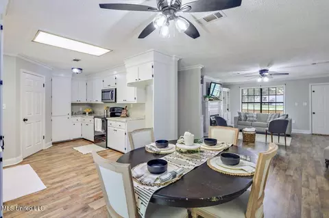 Dining - 151 Russell St, Florence, MS 39073 photo 1 of 1