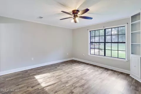 Living - 151 Russell St, Florence, MS 39073 photo 3 of 3