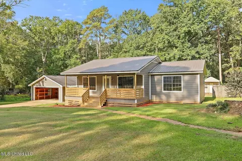 151 Russell St, Florence, MS 39073
