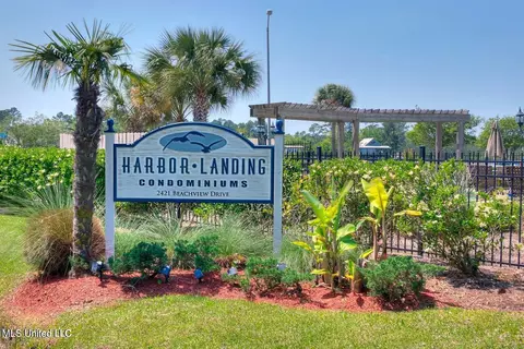 2421 Beachview Dr #B1, Ocean Springs, MS 39564