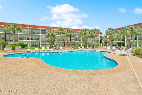 2046 Beach Blvd #D103, Biloxi, MS 39531