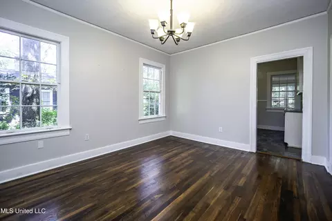 Dining - 1724 Myrtle St, Jackson, MS 39202 photo 1 of 1