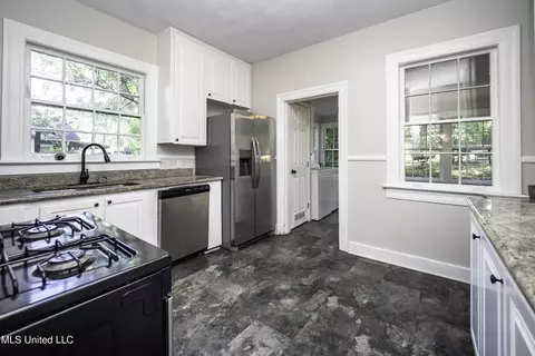 Kitchen - 1724 Myrtle St, Jackson, MS 39202 photo 3 of 3