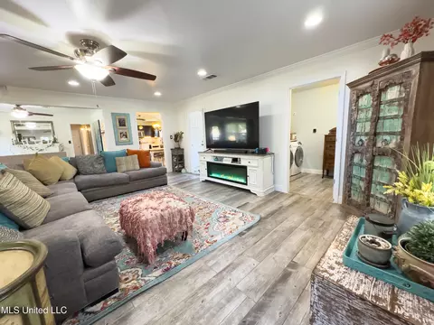 100 Suffolk Dr, Long Beach, MS 39560 photo 7