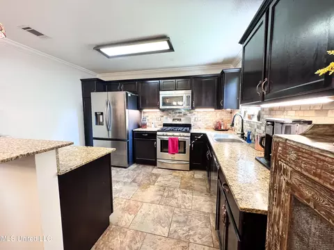 100 Suffolk Dr, Long Beach, MS 39560 photo 13