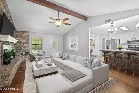Living - 13410 Haley Rd, Saucier, MS 39574 photo 2 of 7