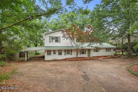 404 W Dewey Camp Dr, Florence, MS 39073