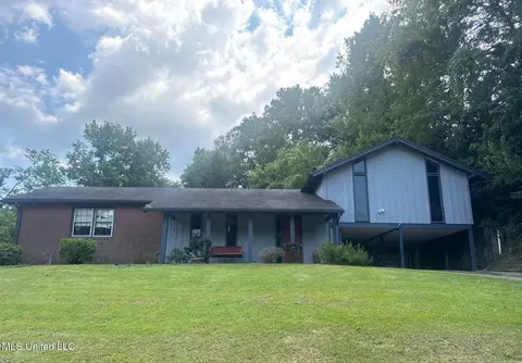 135 Mcauley Dr, Vicksburg, MS 39183
