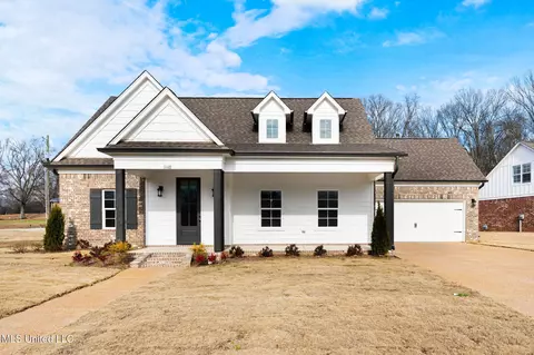 1148 Creekside Ln, Hernando, MS 38632