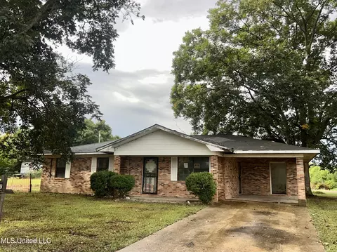 1 Krosp St, Alligator, MS 38720
