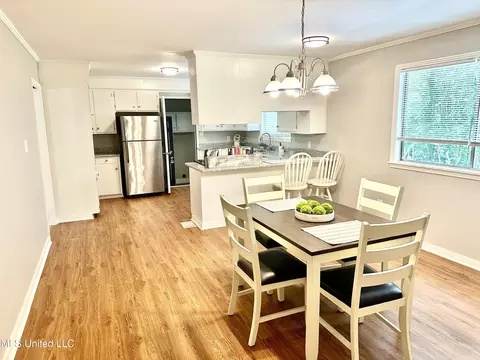 1662 Winchester St, Jackson, MS 39211