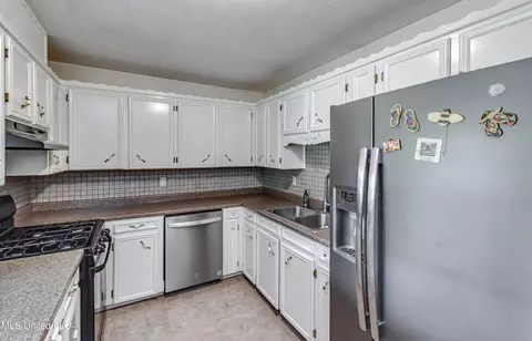 Kitchen - 187 Overby Rd, Magee, MS 39111 photo 2 of 6