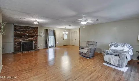 Living - 187 Overby Rd, Magee, MS 39111 photo 1 of 6