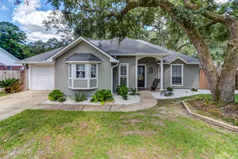 1508 Brown St, Ocean Springs, MS 39564
