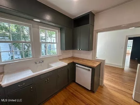 464 E Ridgeway St, Jackson, MS 39206 photo 5