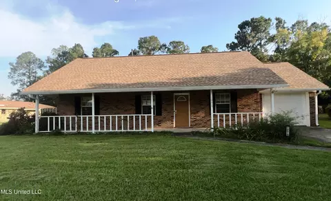 10619 Plummer Cir, Gulfport, MS 39503