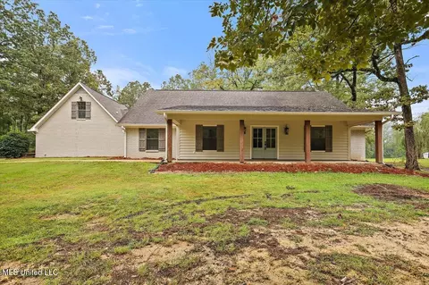 111 Meadowview Dr, Brandon, MS 39047