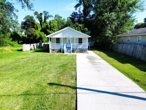 Exterior - 620 Murray St, Biloxi, MS 39530 photo 3 of 5