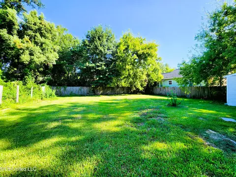Exterior - 620 Murray St, Biloxi, MS 39530 photo 4 of 5