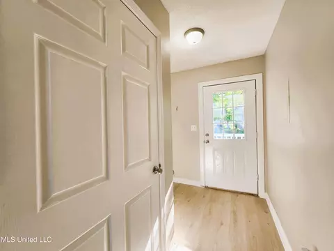 Entry Way - 620 Murray St, Biloxi, MS 39530 photo 1 of 1