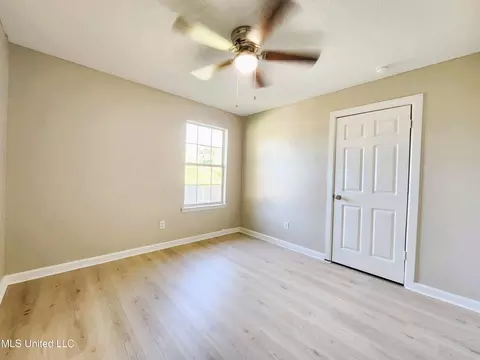 Bedroom - 620 Murray St, Biloxi, MS 39530 photo 3 of 5