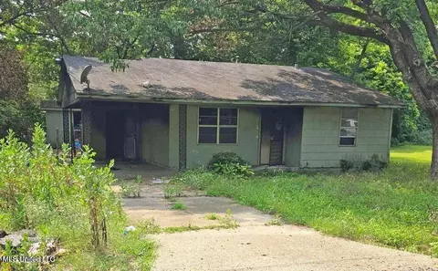 437 2nd St, Greenville, MS 38701