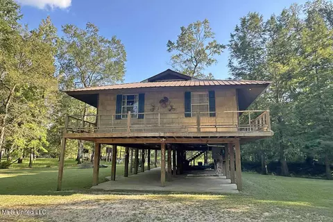 231 Beaver Dam Dr, Lucedale, MS 39452