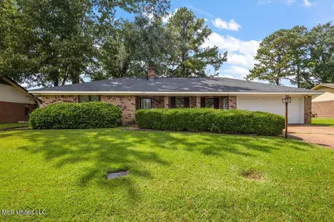 214 Casa Urbano Dr, Clinton, MS 39056