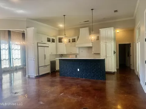Kitchen - 101 Cherrybark Ln, Natchez, MS 39120 photo 1 of 8