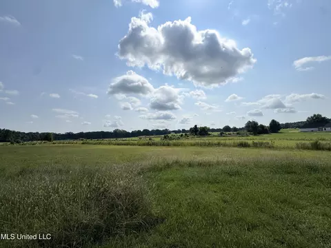 R7 Old Hwy 16, Benton, MS 39039