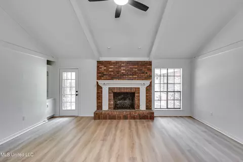 Living - 155 Post Hill Rd, Brandon, MS 39042 photo 5 of 6
