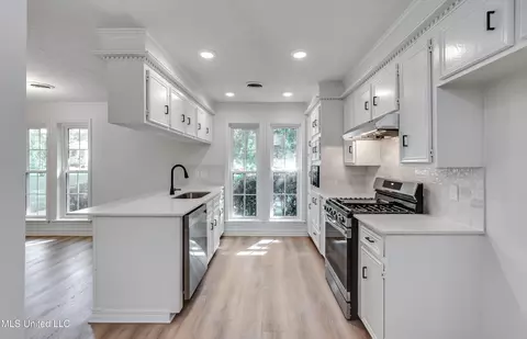 Kitchen - 155 Post Hill Rd, Brandon, MS 39042 photo 1 of 6
