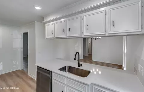 Kitchen - 155 Post Hill Rd, Brandon, MS 39042 photo 6 of 6