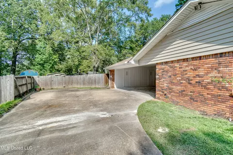 Exterior - 155 Post Hill Rd, Brandon, MS 39042 photo 7 of 17