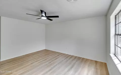 Living - 155 Post Hill Rd, Brandon, MS 39042 photo 6 of 6