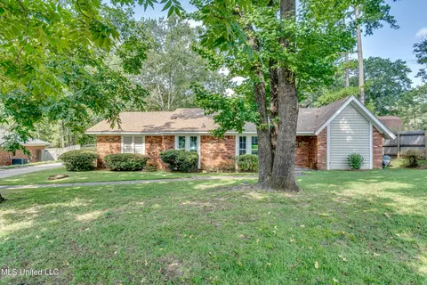 155 Post Hill Rd, Brandon, MS 39042