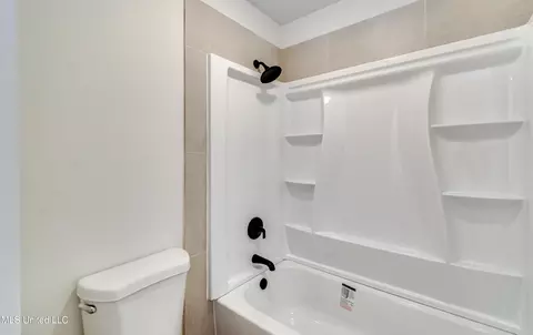 Bath - 155 Post Hill Rd, Brandon, MS 39042 photo 6 of 7