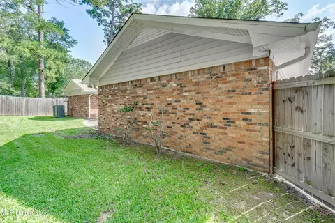 Exterior - 155 Post Hill Rd, Brandon, MS 39042 photo 14 of 17