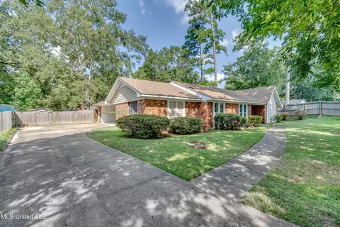 Exterior - 155 Post Hill Rd, Brandon, MS 39042 photo 5 of 17