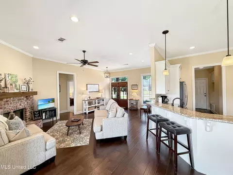 Living - 253 Falls Xing, Madison, MS 39110 photo 1 of 3