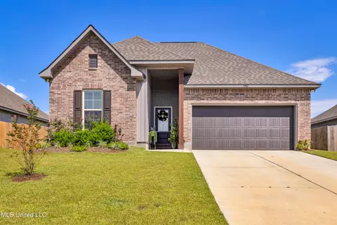 11402 Crystal Lake Dr, Gulfport, MS 39503