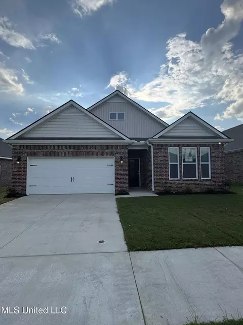 50 Harvest Dance Dr, Byhalia, MS 38611