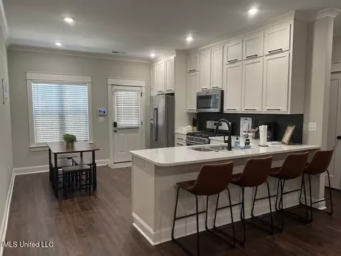 Kitchen - 2590 Ice Plant Ln, Hernando, MS 38632 photo 1 of 2