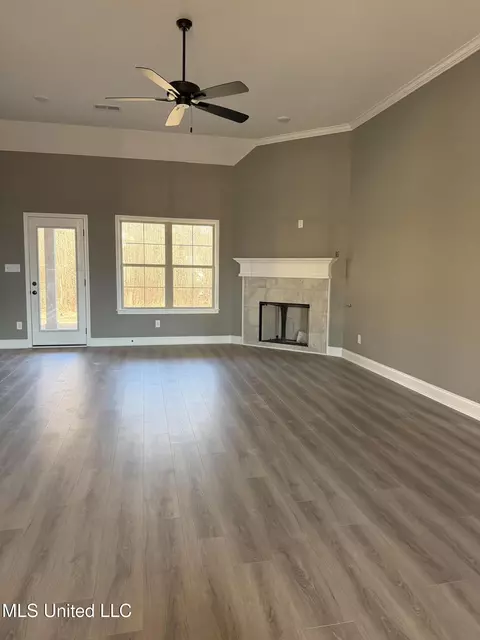 Living - 5290 Watson Vw Dr, Nesbit, MS 38651 photo 1 of 1