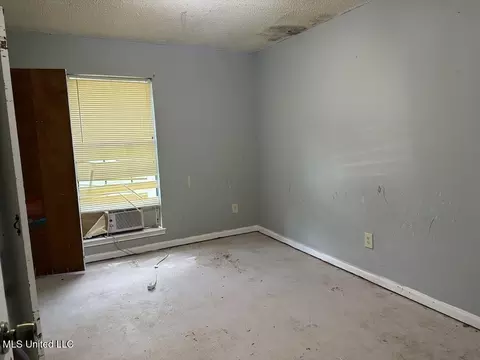 Bedroom - 94 X L Smith Rd, Lumberton, MS 39455 photo 2 of 3