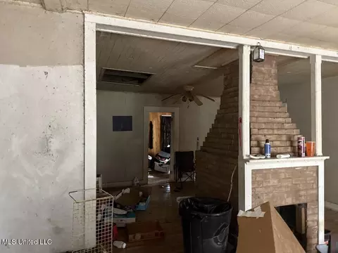 Entry Way - 94 X L Smith Rd, Lumberton, MS 39455 photo 1 of 1