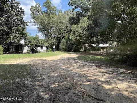 Exterior - 94 X L Smith Rd, Lumberton, MS 39455 photo 1 of 6