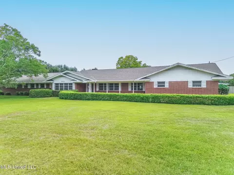 501 Old Savannah Dr, Long Beach, MS 39560