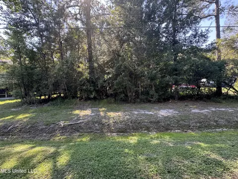 7111 Sunflower St, Bay Saint Louis, MS 39520