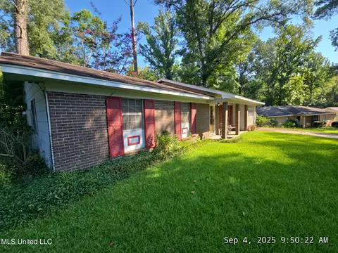 Exterior - 2530 Crestleigh Mnr, Jackson, MS 39204 photo 2 of 2